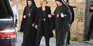 Alldaynews.gr Πριγκίπισσα Ειρήνη: Η βασίλισσα Σοφία τέλεσε μνημόσυνο για τα 40ήμερα – Οι ηχηρές απουσίες