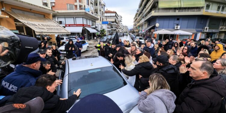Αδιανόητη δήλωση κατοίκου Τρικάλων για «Βιολάντα»: «Εντάξει πέθαναν 5 γυναίκες, τι να κάνουμε τώρα;» (video)