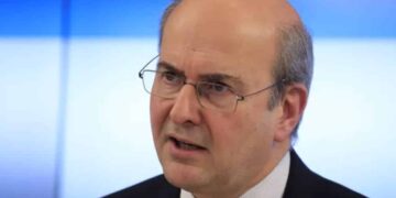 Alldaynews.gr Κωστής Χατζηδάκης: «Πού θα βρισκόταν η χώρα αν δεν υπήρχε η Νέα Δημοκρατία;»