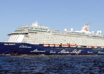 Έλληνες επιβάτες κρουαζιέρας εγκλωβισμένοι στον Περσικό Κόλπο