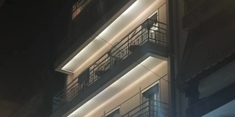 ΑΠΟ ΑΥΤΟ ΤΟ ΜΠΑΛΚΟΝΙ ΕΠΕΣΕ Ο 15ΧΡΟΝΟΣ – ΤΡΑΓΙΚΟΣ ΘΑΝΑΤΟΣ ΣΕ ΣΧΟΛΙΚΗ ΕΚΔΡΟΜΗ