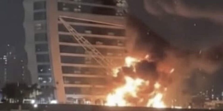 29χρονος είδε την κοπέλα του να ζητά βοήθεια να φύγει απο το Ντουμπάι – Θα ήταν 3ημερο στο χωριό της στα Τρίκαλα