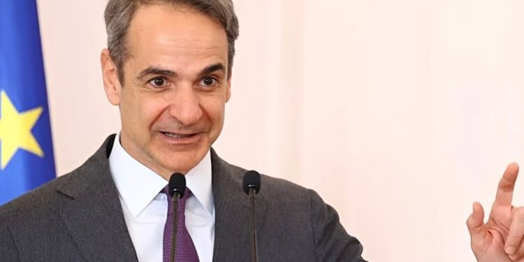 «Εκτόξευση» Μητσοτάκη στις δημοσκοπήσεις