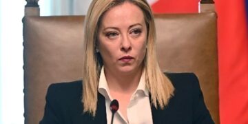 Μελόνι: «H Ιταλία μειώνει τους φόρους στα καύσιμα για τις επόμενες τρεις εβδομάδες»