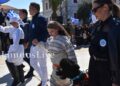 Από τις πιο δυνατές στιγμές της 25ης Μαρτίου η παρέλαση της μικρής Φωτεινής και του σκύλου βοηθού της