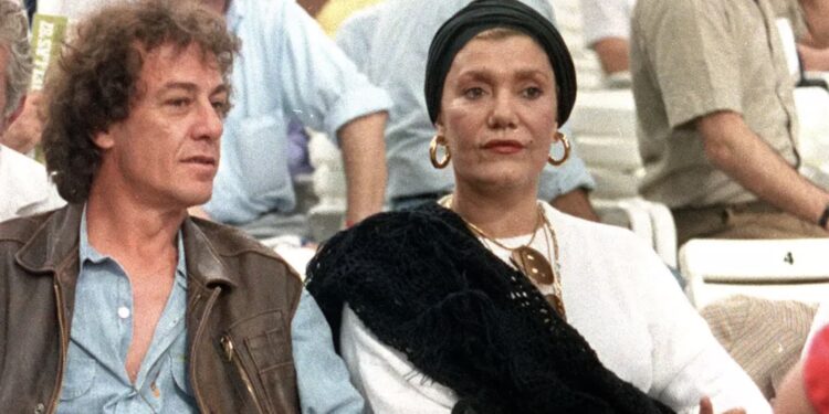 Alldaynews.gr Όταν η Μαρινέλλα έγραψε και τραγούδησε «Με τoν Γκάλη, τον Γιαννάκη» για να υμνήσει τον μπασκετικό Άρη