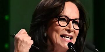 Άννα Διαμαντοπούλου: «Το ΠΑΣΟΚ μπορεί να γίνει ξανά μεγάλο και κυβερνών κόμμα»