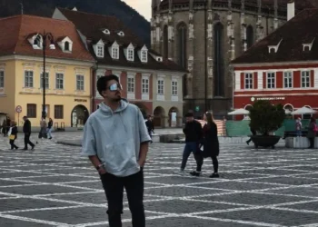 Αυτός είναι ο 25χρονος πεζός που σκοτώθηκε σε τροχαίο στη Θεσσαλονίκη: «Ο οδηγός έτρεχε, έκανε “8αρια” και σκότωσε τον γιο μου», λέει ο πατέρας του