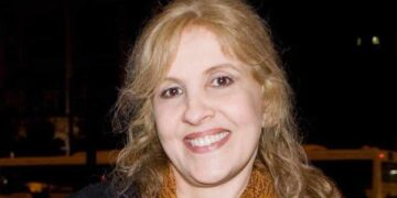 Alldaynews.gr Ελένη Ζιώγα: «Με τον σύζυγό μου παντρευτήκαμε στα 17, τελειώσαμε μαζί το σχολείο ενώ ήμασταν παντρεμένοι»