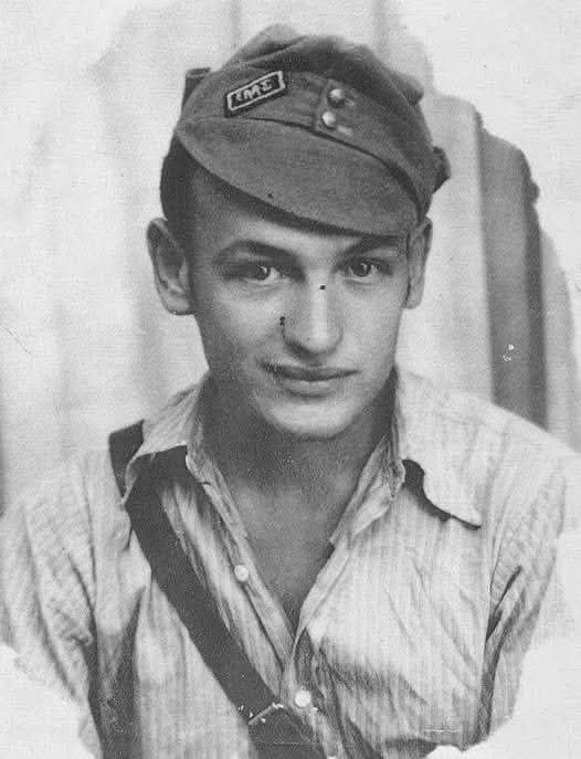 Πέθανε απομονωμένος στο κτήμα του ο πασίγνωστος ηθοποιός του ελληνικού κινηματογράφου 2 581226880 2692003051168871 5720768967387712575 n