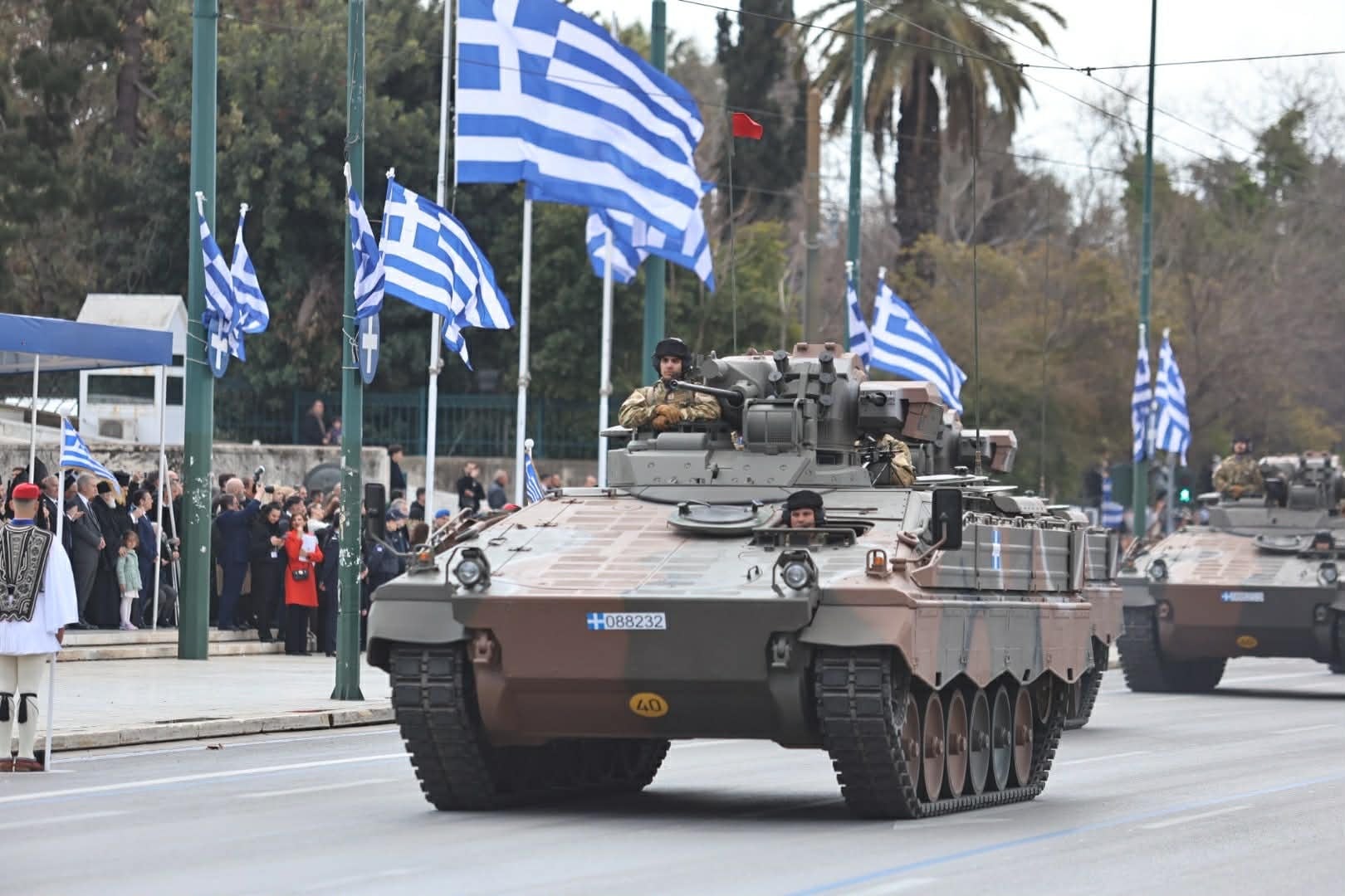 Ξέσπασε ο Γρηγόρης Αρναούτογλου για τη στρατιωτική παρέλαση στο Σύνταγμα - «Βλέπει όλος ο πλανήτης...» 6 6397291289688987489118928191245746563617665n