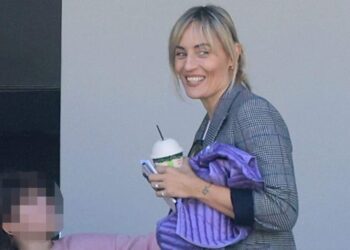 Ελεονώρα Μελέτη: Η φωτογραφία με τη μητέρα της, τη γιαγιά της και την κόρη της και το μήνυμα για την Παγκόσμια Ημέρα της Γυναίκας