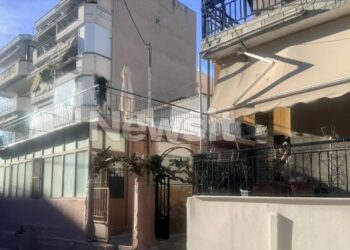 Νεκρή 59χρονη, στραγγαλισμένη με μια ζώνη – Σοκάρει το πως βρέθηκε στο κρεβάτι της (video)