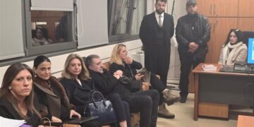 Καρυστιανού: Είμαστε πάνω από δέκα ώρες στο Δικαστικό Μέγαρο Λαρισας – Δεν μας δίνουν τα κατασχεθέντα βίντεο