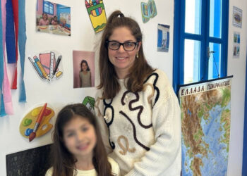 Εκεί που χτυπάει η καρδιά της Ελλάδας: Η δασκάλα με τη μία μαθήτρια – Διορίστηκε τυχαία σε ένα μικρό νησάκι, το οποίο λάτρεψε και έμεινε μόνιμα εκεί