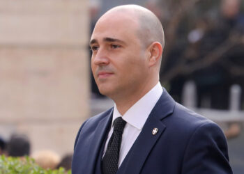 Ο Κωνσταντίνος Μπογδάνος για τις Ελληνίδες «φουσκωχειλούδες ελαφρών ηθών» στο Ντουμπάι (video)