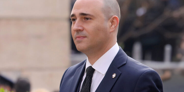 Ο Κωνσταντίνος Μπογδάνος για τις Ελληνίδες «φουσκωχειλούδες ελαφρών ηθών» στο Ντουμπάι (video)
