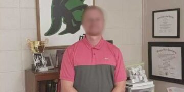 Τραγωδία: Μαθητής παρέσυρε καθηγητή με αγροτικό (video)