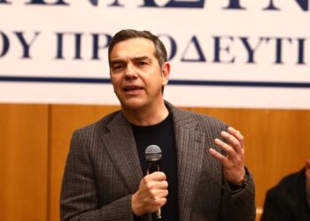 Τσίπρας: «Γελωτοποιός του βασιλιά Τραμπ ο Μητσοτάκης. Ανεύθυνη και επικίνδυνη η κυβέρνηση» – Η «επίθεση» στον Κυριάκο Μητσοτάκη