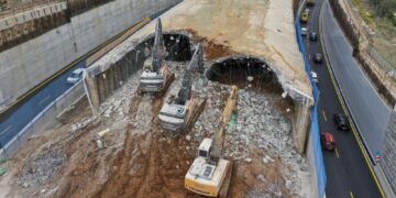 Κατεδαφίζεται τούνελ 30 χρόνων στον Περιφερειακό της Θεσσαλονίκης -Τι θα πάρει την θέση του (video)