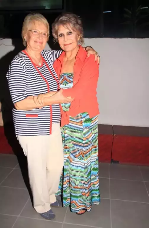 Τις χώρισε μονάχα ο θάνατος - Ράκος η αδελφή της Μαρινέλλας, Λούλα - Έμεναν στο ίδιο σπίτι εδώ και 45 χρόνια 4 adelfimarinellas7