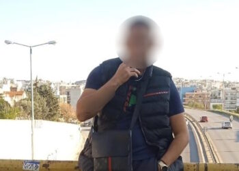 Καλαμαριά: Παραδόθηκε ο 23χρονος που αναζητούνταν για τη δολοφονία του 20χρονου – «Μου επιτέθηκαν 5 άτομα» (video)