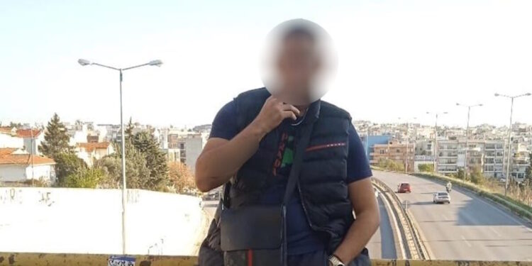 Καλαμαριά: Παραδόθηκε ο 23χρονος που αναζητούνταν για τη δολοφονία του 20χρονου – «Μου επιτέθηκαν 5 άτομα» (video)