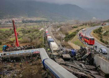 Διακοπή στη δίκη των Τεμπών: Η πρόεδρος έβαλε τα κλάματα και λιποθύμησε – «Συγγνώμη, δεν αισθάνομαι καλά»