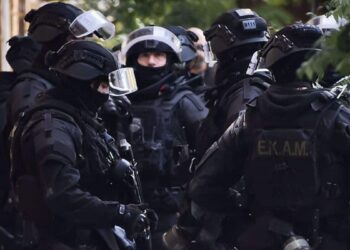 Ιρανός που ζει στην Αθήνα λέει πως πυρήνες φανατικών περιμένουν εντολές για να κάνουν κούγκι την Ελλάδα