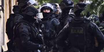 Ιρανός που ζει στην Αθήνα λέει πως πυρήνες φανατικών περιμένουν εντολές για να κάνουν κούγκι την Ελλάδα