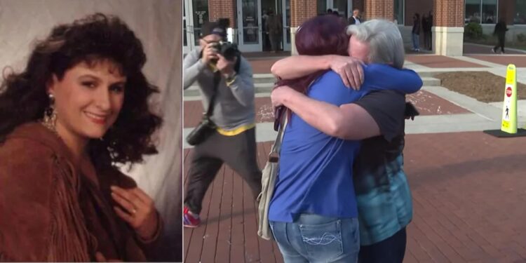 Alldaynews.gr Η συγκινητική επανένωση της μητέρας που είχε εξαφανιστεί πριν από 24 χρόνια, με την κόρη της -Έτρεξε να την αγκαλιάσει (video)