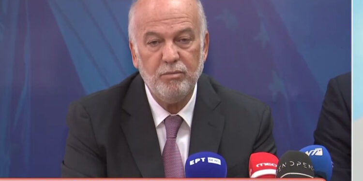 Alldaynews.gr «Είναι ντροπή αυτή η δήλωση» – Αντιδράσεις για την αδιανόητη δήλωση Φλωρίδη ότι: «Στις δίκες δεν προβλέπονται ειδικές θέσεις για υποψήφιους αρχηγούς κομμάτων»