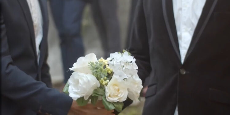 Alldaynews.gr Το ΣτΕ αποφάσισε: «ΝΑΙ» στον γάμο και την υιοθεσία παιδιών από ομόφυλα ζευγάρια