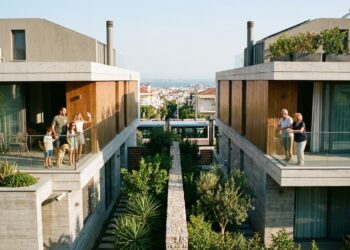 Ο άνδρας της έκανε σχέση με τη γειτόνισσα πριν πάρουν διαζύγιο – «Την παντρεύτηκε αμέσως»