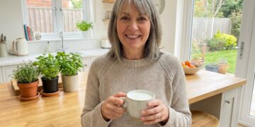 Το καλύτερο ρόφημα για το πρωί: Ωφελεί επιδερμίδα και έντερο – Αντί για τσάι, καφέ ή κακάο