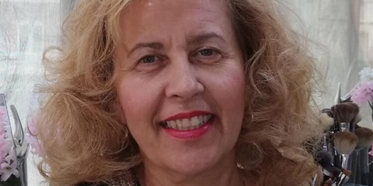 «Με αποκαλούσαν π…, πετούσαν μπουκάλια, έδειχναν τα οπίσθιά τους»: Οι καταγγελίες της καθηγήτριας