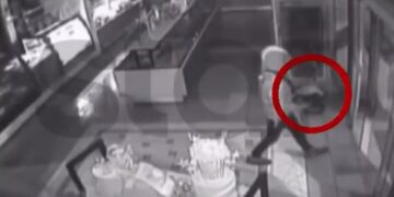 Βρήκε άδεια την ταμειακή και άρπαξε… 20 κομμάτια γαλακτομπούρεκο – Απίθανη διάρρηξη σε φούρνο στο Κερατσίνι