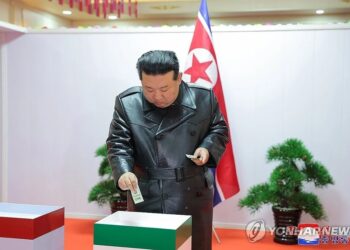 Θεός σχωρέστους: Εκλογική νίκη του Κιμ Γιονγκ Ουν μόνο με 99,93% – Πάρτι στο «Χ» για το εκλογικό αποτέλεσμα