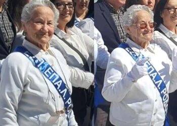 Μεγάλη συγκίνηση: Η κυρία Σοφία, είναι 82 ετών, μαθήτρια και παρέλασε περήφανα μπροστά σε χιλιάδες κόσμου – Χίλια μπράβο