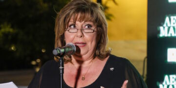 Alldaynews.gr Λένα Μαντά: Δεν είχα εμπειρίες, γνώρισα τον άντρα μου στα 18 μου, με αυτόν έφτασα μέχρι τα 60, έφυγε και τελείωσα