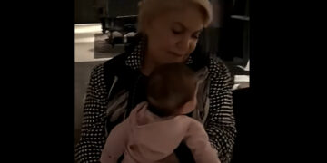 Μαρινέλλα: Το σπάνιο βίντεο όπου νανουρίζει στην αγκαλιά της την κόρη πασίγνωστης τραγουδίστριας