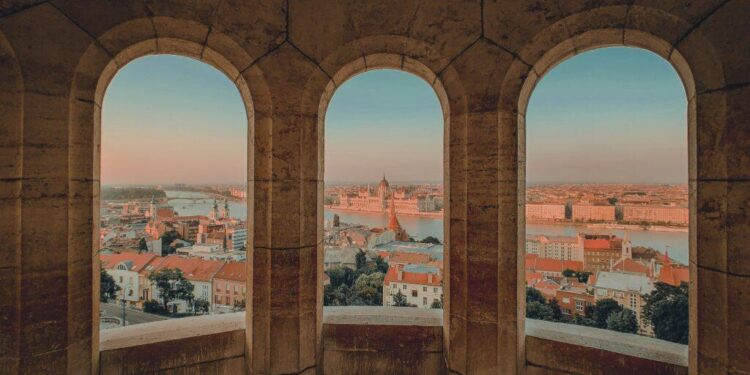 Alldaynews.gr 48 ώρες Express: Αν έχεις μόνο 2 μέρες και λίγα λεφτά, αυτή είναι η πιο value for money ευρωπαϊκή πόλη