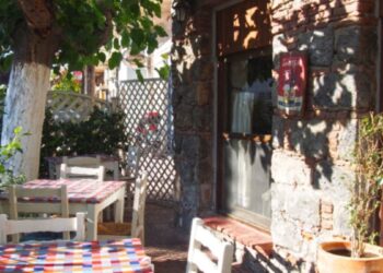 Βρήκαμε το πιο φθηνό ταβερνάκι της Ελλάδας – Κατάλογος με τιμές στο 1,80 και τα 2 ευρώ