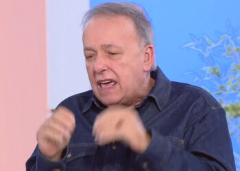 Έξαλλος ο Ανδρέας Μικρούτσικος: «Γιατί μου το λες αυτό, είμαι ηλίθιος;»
