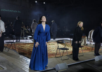 Κατερίνα Διδασκάλου: Σοκ στην πρεμιέρα της – Είδε στην πρώτη σειρά τον σκηνοθέτη που είχε καταγγείλει