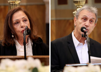 «Μαρινέλλα μου, καπετάνισσα, μάνα»: Οι επικήδειοι Αλεξίου – Νταλάρα που συγκλόνισαν τη Μητρόπολη