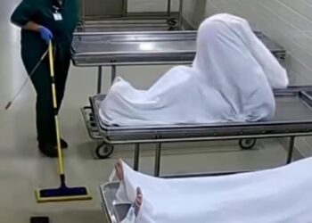 Γιατί οι νεκροί κινούνται μετά τον θάνατό τους; Μπορούν μέχρι και να σηκωθούν όρθιοι