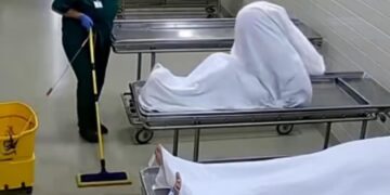 Γιατί οι νεκροί κινούνται μετά τον θάνατό τους; Μπορούν μέχρι και να σηκωθούν όρθιοι