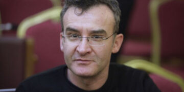 Η συγκλονιστική αποκάλυψη του Νίκου Ορφανού: «Είπα στη γυναίκα μου και τον γιο μου ότι έχω όγκο στον εγκέφαλο»