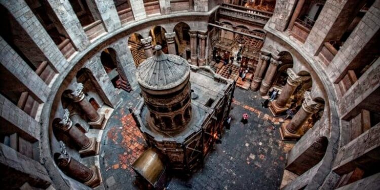 Alldaynews.gr Σφραγίστηκε ο Πανάγιος Τάφος – Σε κατάσταση έκτακτης ανάγκης η Ιερουσαλήμ λόγω του πολέμου με το Ιράν